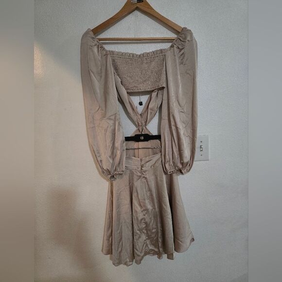 ASTR The Label Cut-out Satin Mini Dress Size XS In Champagne - Picture 10 of 13